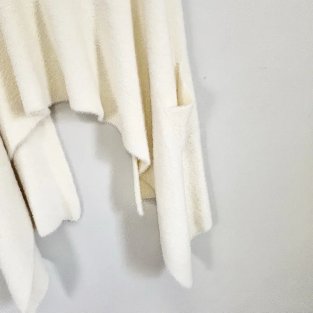 DEMDACO Women’s Ivory GUARDIAN ANGEL Soft Fleece Pocket Scarf Wrap “BY MY SIDE”